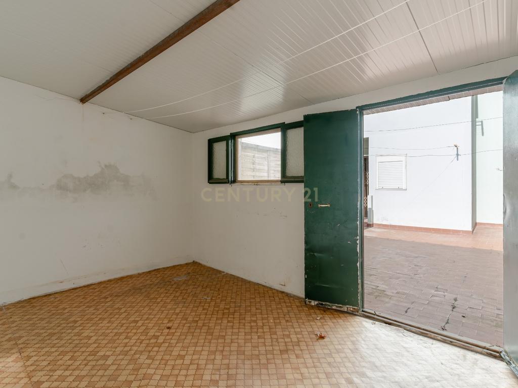 T1 com amplo terraço à Gomes Freire - Lisboa - Image 22